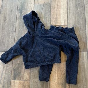 EUC Adorable Navy Leopard Print jogging suit!!